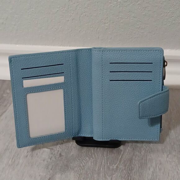AIRKIT Light Blue Genuine Leather Wallet, RFID Blocking - Picture 5 of 5